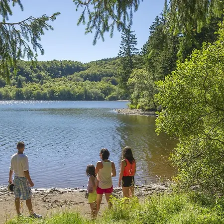 Vtf Le Domaine Des Puys Semesteranläggning (resort) Saint-Sauves- dʼAuvergne
